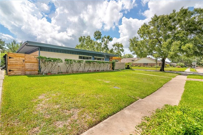 Building Photo - 5143 Cheena Dr