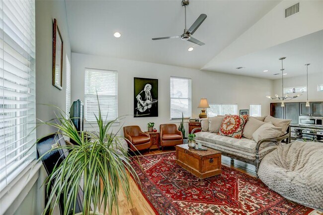 Primary Photo - 1161 Ridgeway Dr