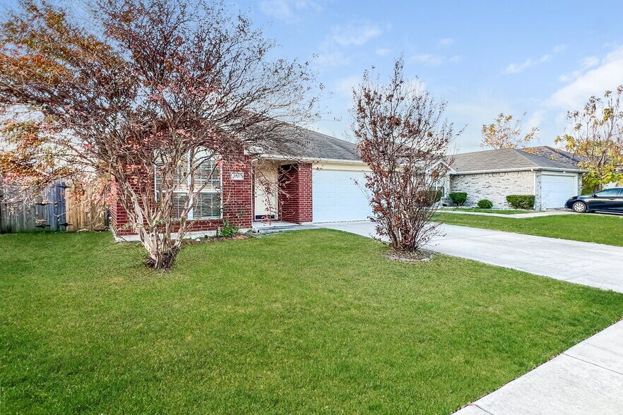 Building Photo - 1011 Caliente Dr