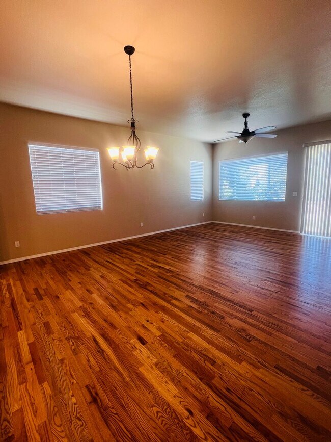 Building Photo - Don't miss the opportunity to make this wonderful house your next home.