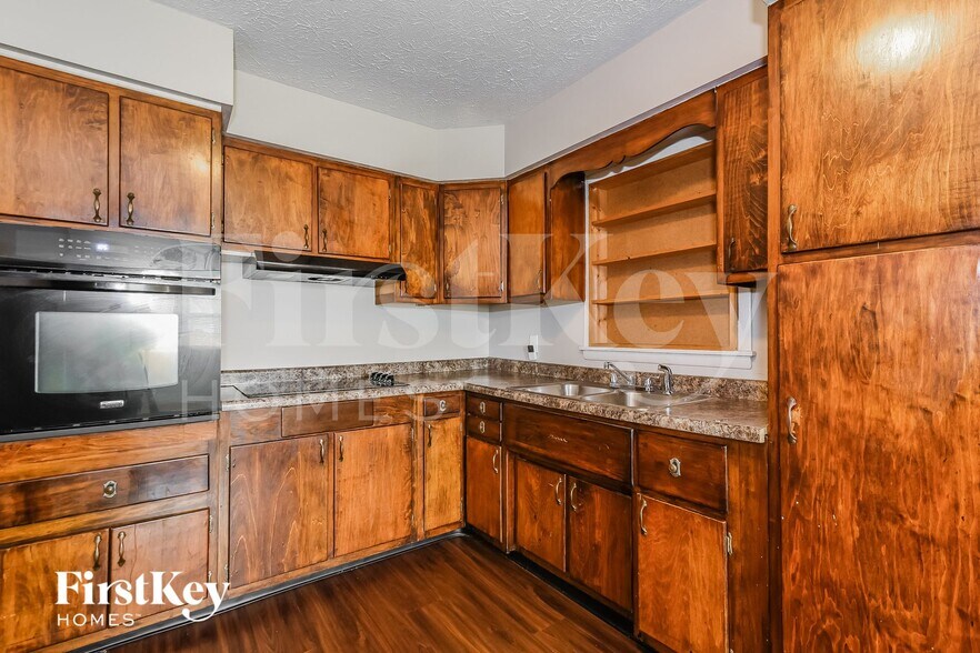 Building Photo - 3104 S Kercheval Dr