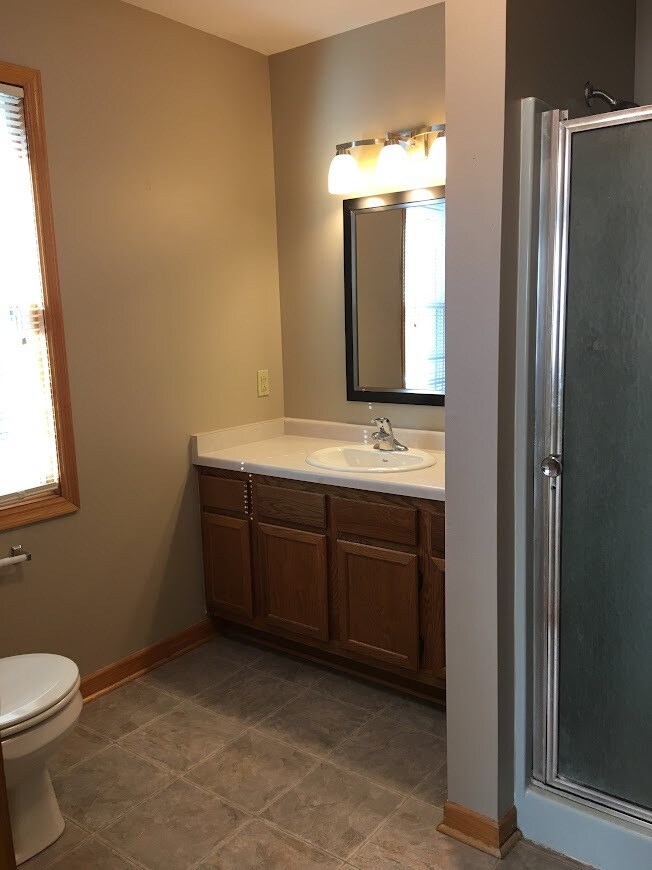 Master Bath - 2042 Cliff Alex Ct S