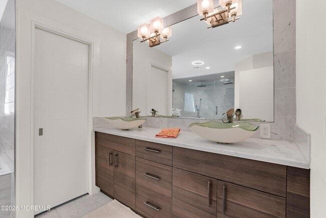 Building Photo - 243 Overbrook Ave