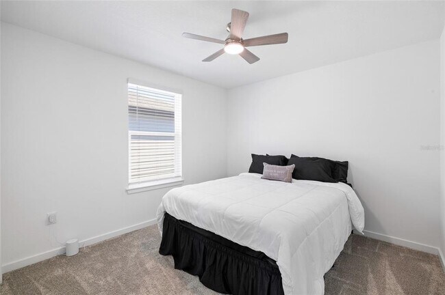 Building Photo - 6214 Golden Bch Dr