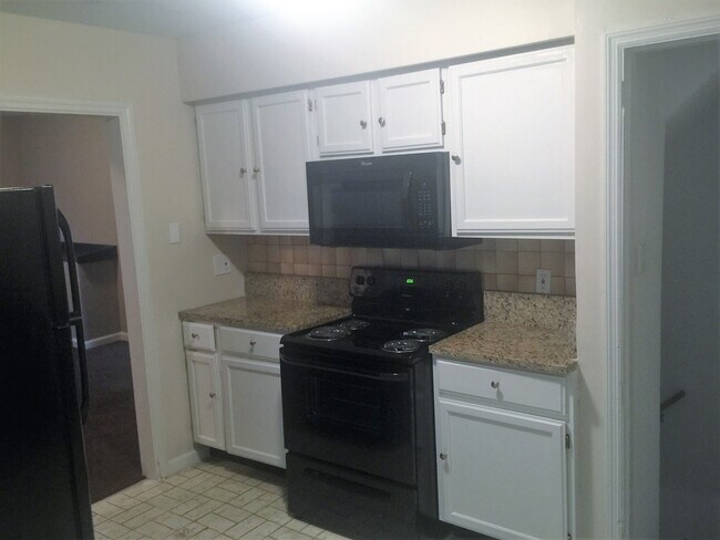 Building Photo - 6063 Yosemite Dr