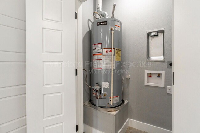 Building Photo - 1419 S 7th Ave