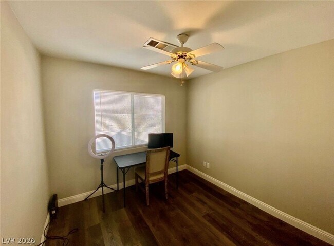 Building Photo - 7237 Tealwood St