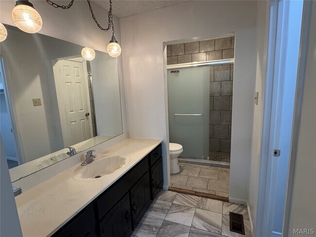 Building Photo - 7 Armitage Dr