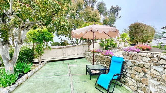 Building Photo - Spacious & Private Studio Layout Guest Hom...