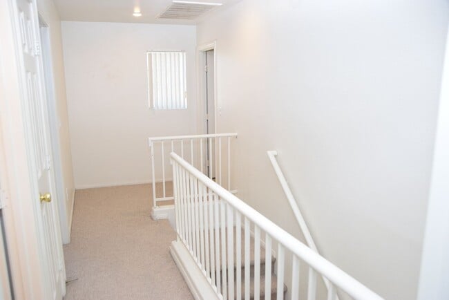 Building Photo - SUMMERLIN - 2 STORY HOME