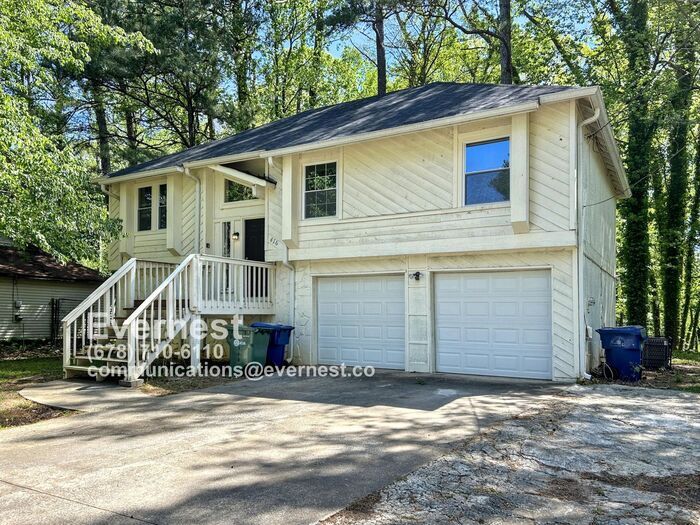 Building Photo - 416 Plainville Dr SW