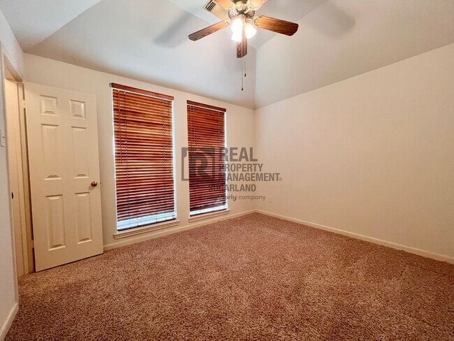Building Photo - 5103 Plantation Colony Dr