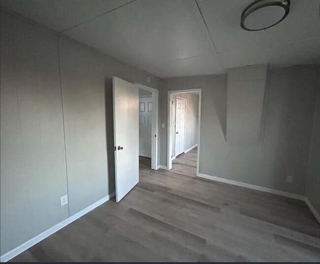 Building Photo - 228 Eden St