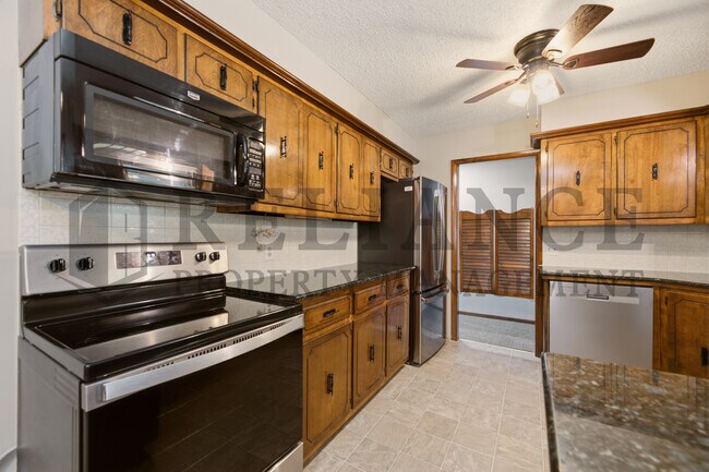 Building Photo - 428 Peach Tree Ln