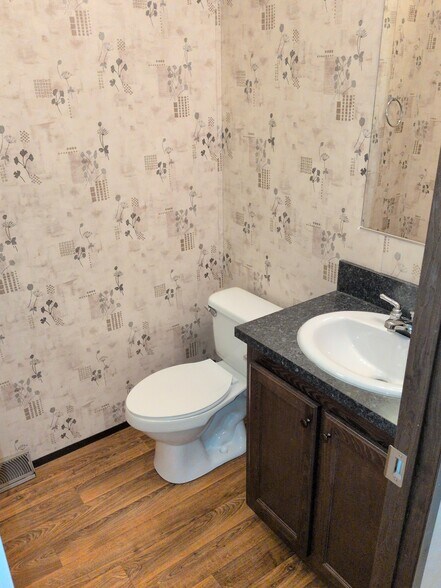 Building Photo - 106 Pine Grove Dr