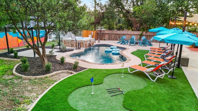 Building Photo - 5410 King Richard St