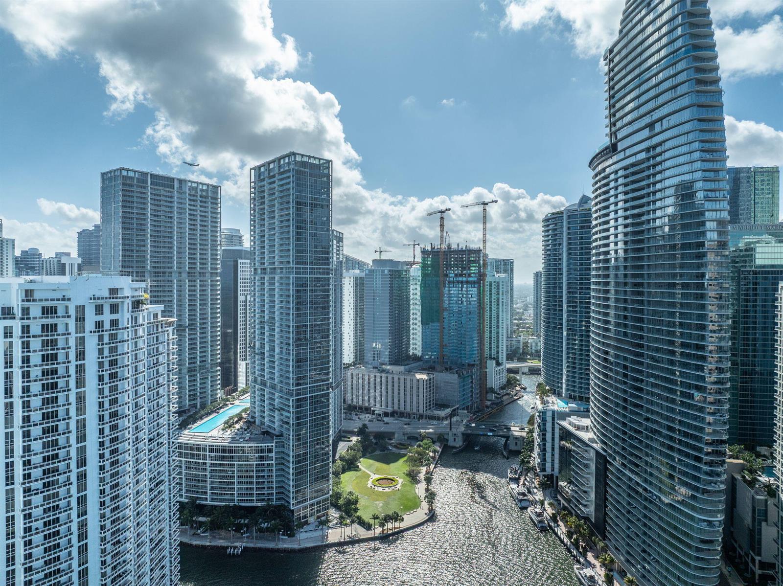 Building Photo - 300 S Biscayne Blvd