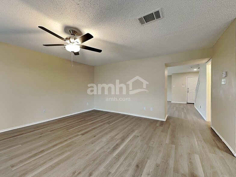 Building Photo - 15312 Iola Cv