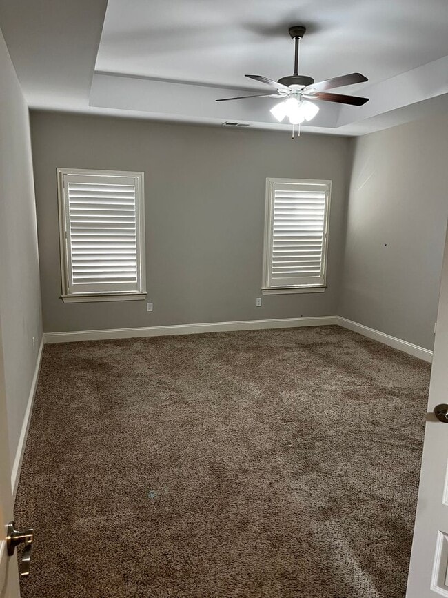 Building Photo - Custom Built home in a quiet subdivision