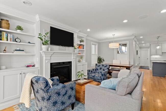 Building Photo - 76 Pearl St