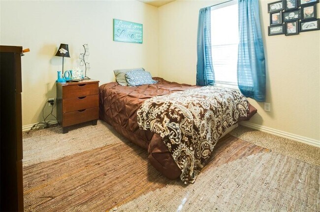 Building Photo - 4143 W Spring House Dr