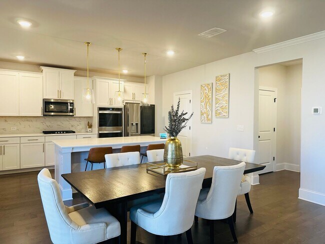 Building Photo - 603 Skye Ct