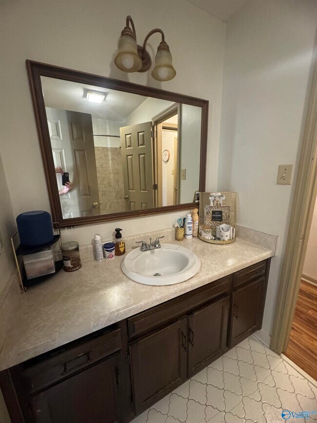 Building Photo - 2137 Belle Grove Dr SW