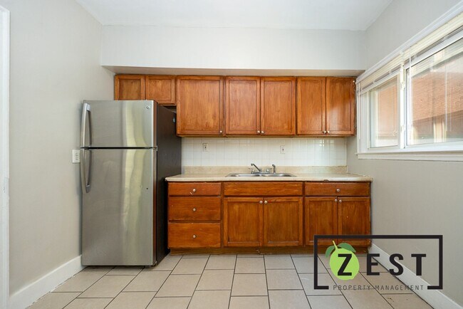 Building Photo - 3740 Tyler St