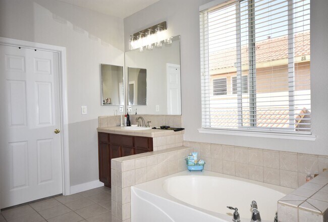 Building Photo - 11719 Kouros Way