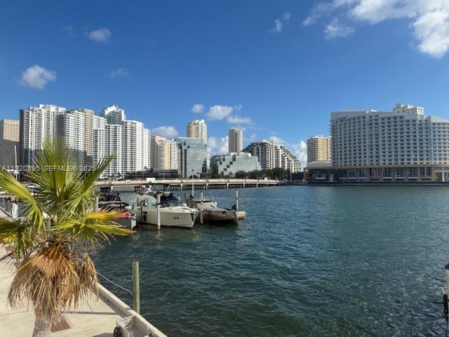 Building Photo - 999 Brickell Bay Dr