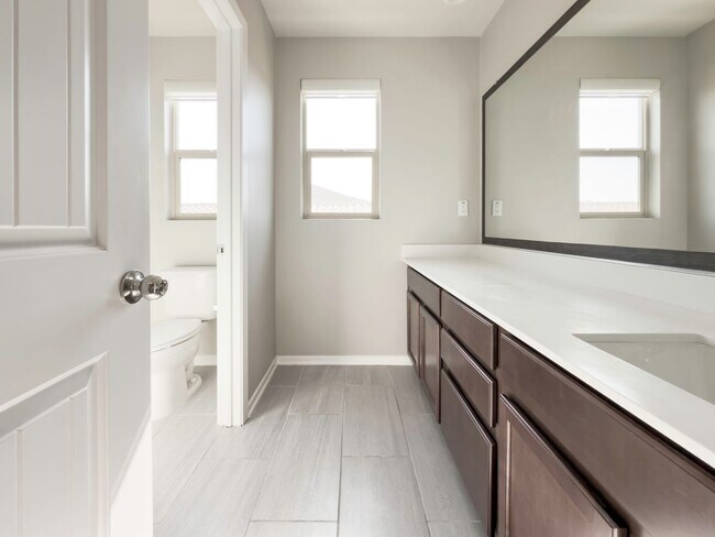 Building Photo - Beautiful 2 Story 5 Bedroom SOLAR Home + L...