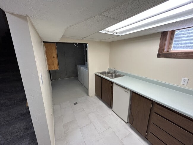 Building Photo - 129 Cohosset Dr