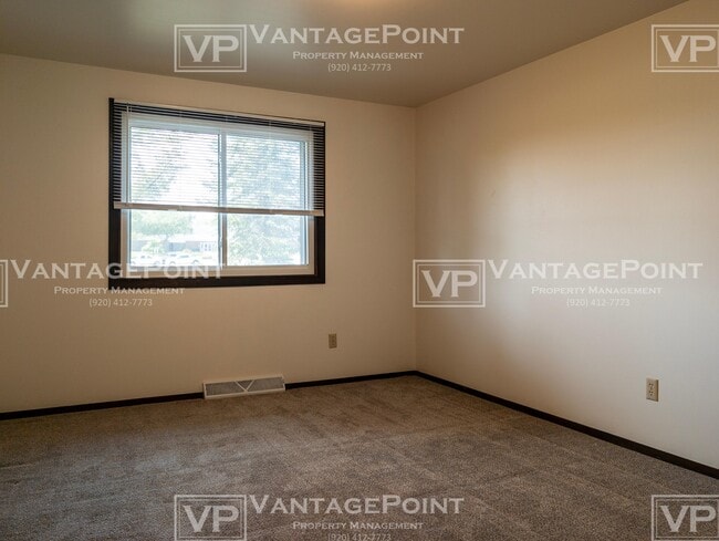 Building Photo - 2571 Trojan Dr
