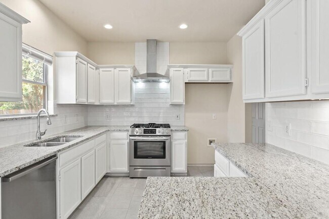 Building Photo - 1517 Thibodeaux Dr