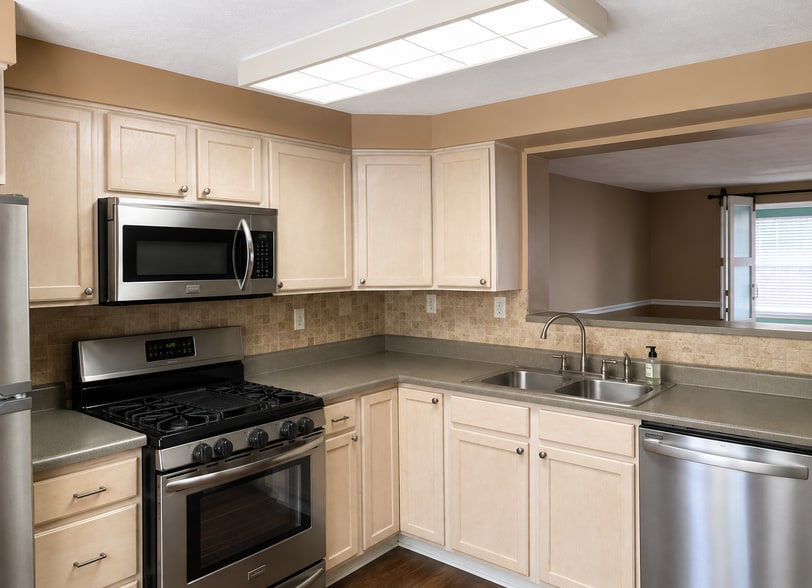 Building Photo - 912 Jessicas Ln