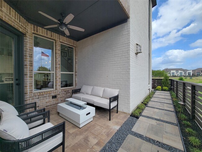 Building Photo - 19730 Riverbed Ln