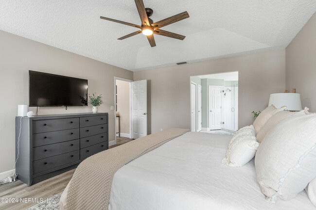 Building Photo - 1587 Shelter Cove Dr