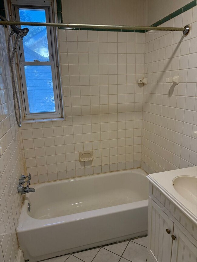 Building Photo - 0011