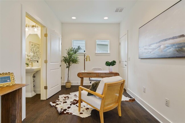 Building Photo - 2708 Halcyon Dr