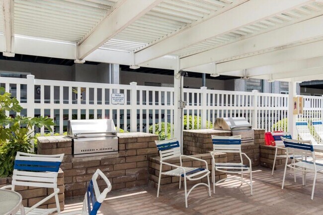 Building Photo - Great 2 Bedroom in Quiet Community