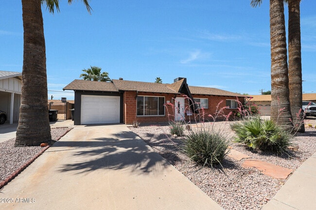 Building Photo - 8507 E Mariposa Dr