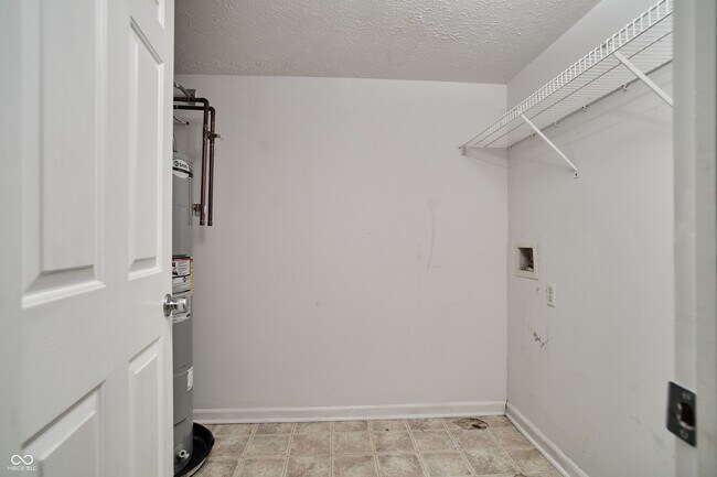 Building Photo - 10856 Trailwood Dr