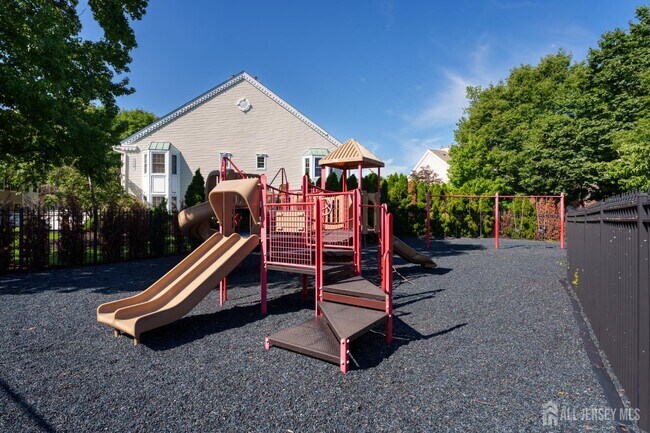 Building Photo - 357 Hadleigh Ln