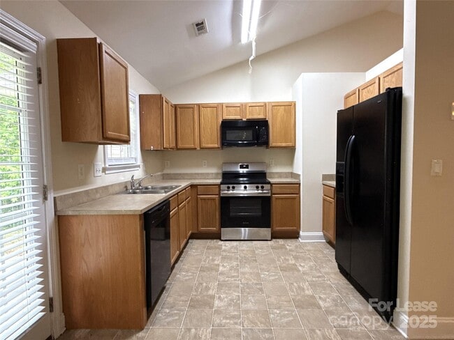 Building Photo - 6523 Rockwell Blvd