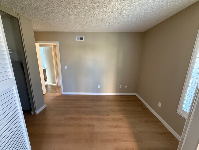 Building Photo - Newly Renovated Home on a Quiet Cul-de-Sac – Available Now