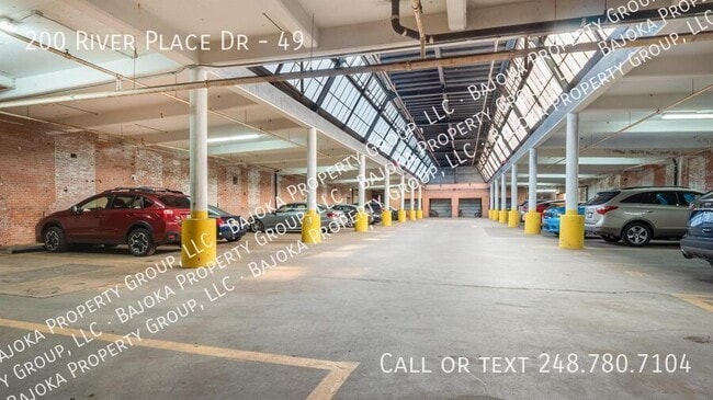 Building Photo - 200 River Pl Dr