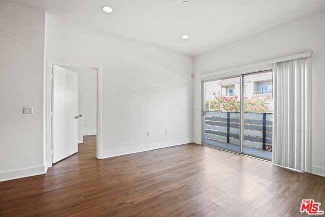 Building Photo - 5308 Sepulveda Blvd