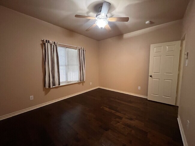 Building Photo - Gated Entry 5 bedroom, 3.5 Bath Home on 16+ Acres in Cleburne - Bring your horses and cattle!