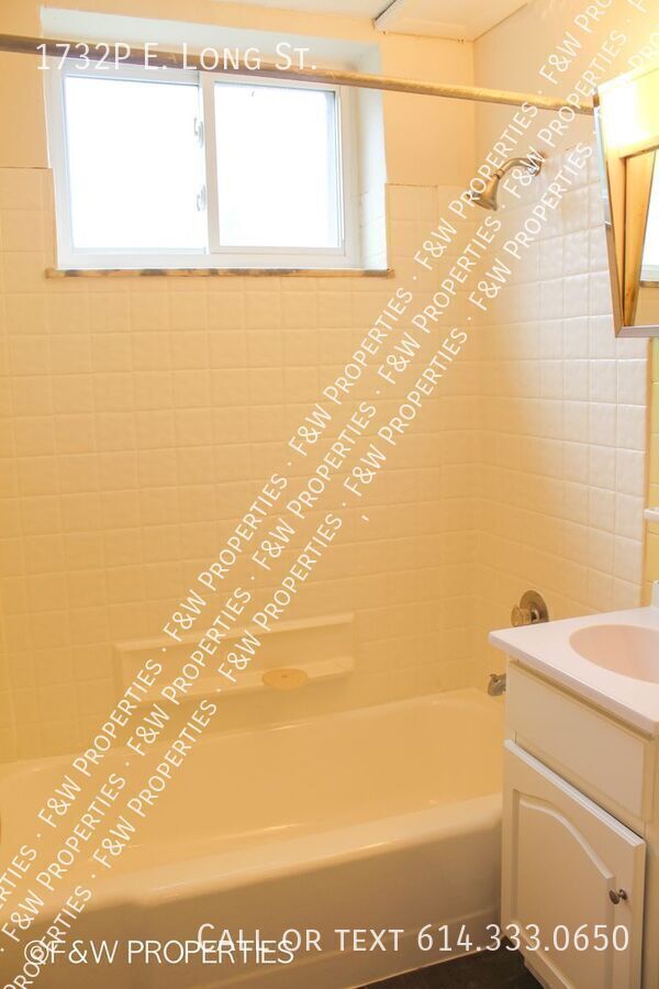 Building Photo - 1732P E. Long St.-