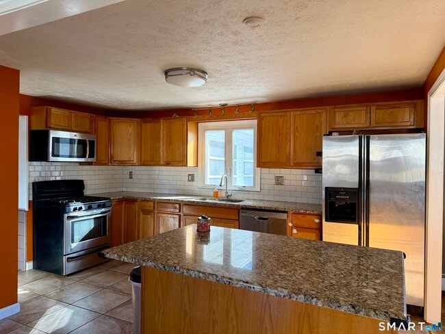 Building Photo - 44 Crabapple Rd